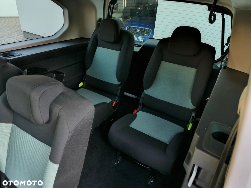 Citroën Berlingo XL 7-Sitzer PureTech 130 EAT8 SHINE - 16
