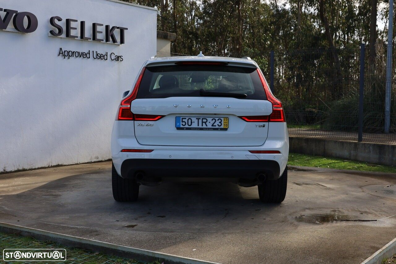 Volvo XC 60 2.0 T8 PHEV Momentum AWD - 4