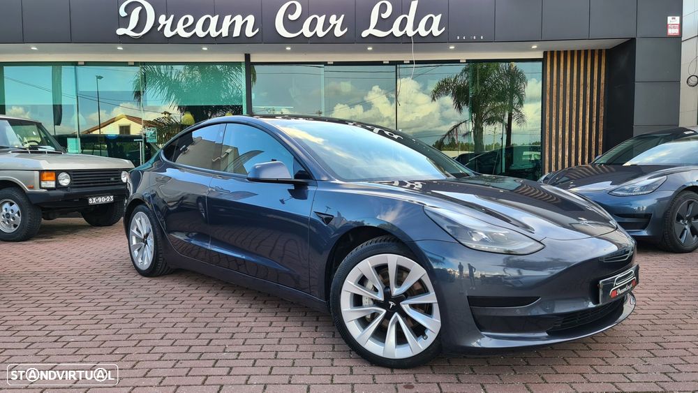 Tesla Model 3 - 3