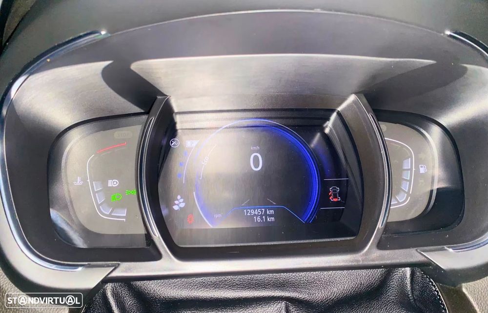 Renault Grand Scénic - 32