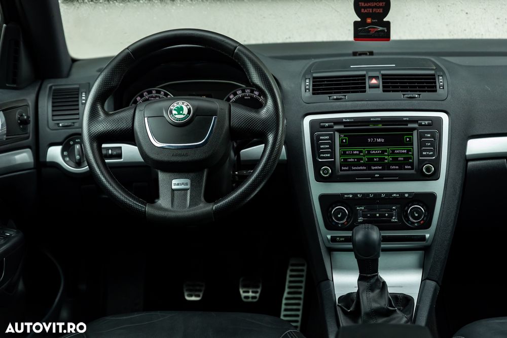 Skoda Octavia Combi 2.0 TDI DPF RS - 8