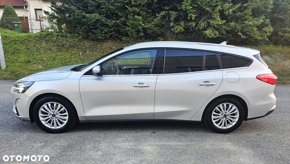 Ford Focus 2021 photo 2