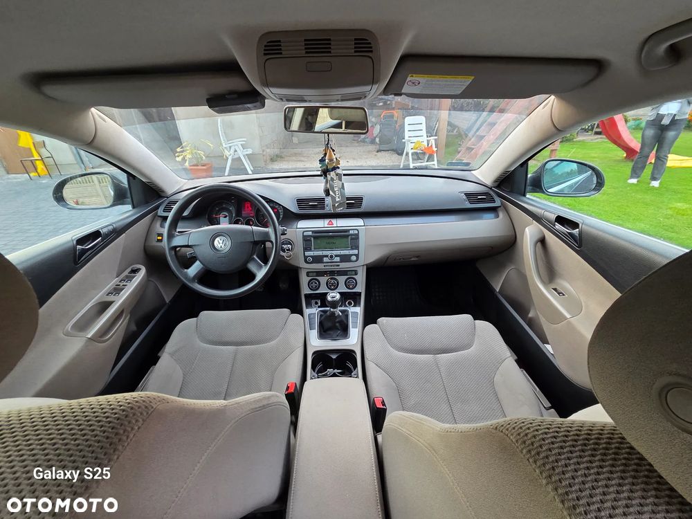 Volkswagen Passat - 4