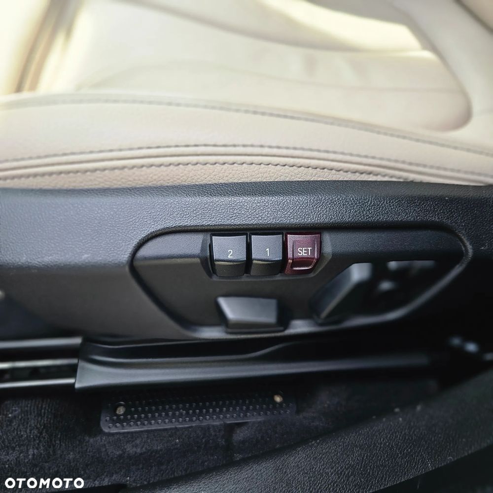BMW X1 xDrive20i M Sport - 36