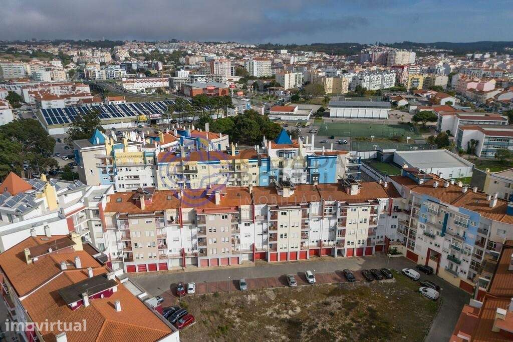 ✨ A Sua Oportunidade Única: Espaçoso T2 com Garagem Fechada nas Caldas - Grande imagem: 4/33
