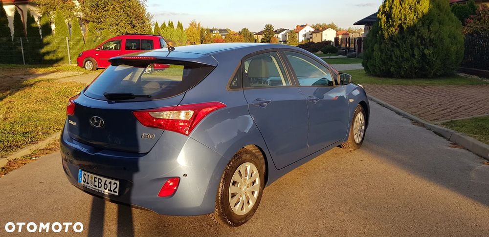 Hyundai i30 blue 1.4 Classic - 13