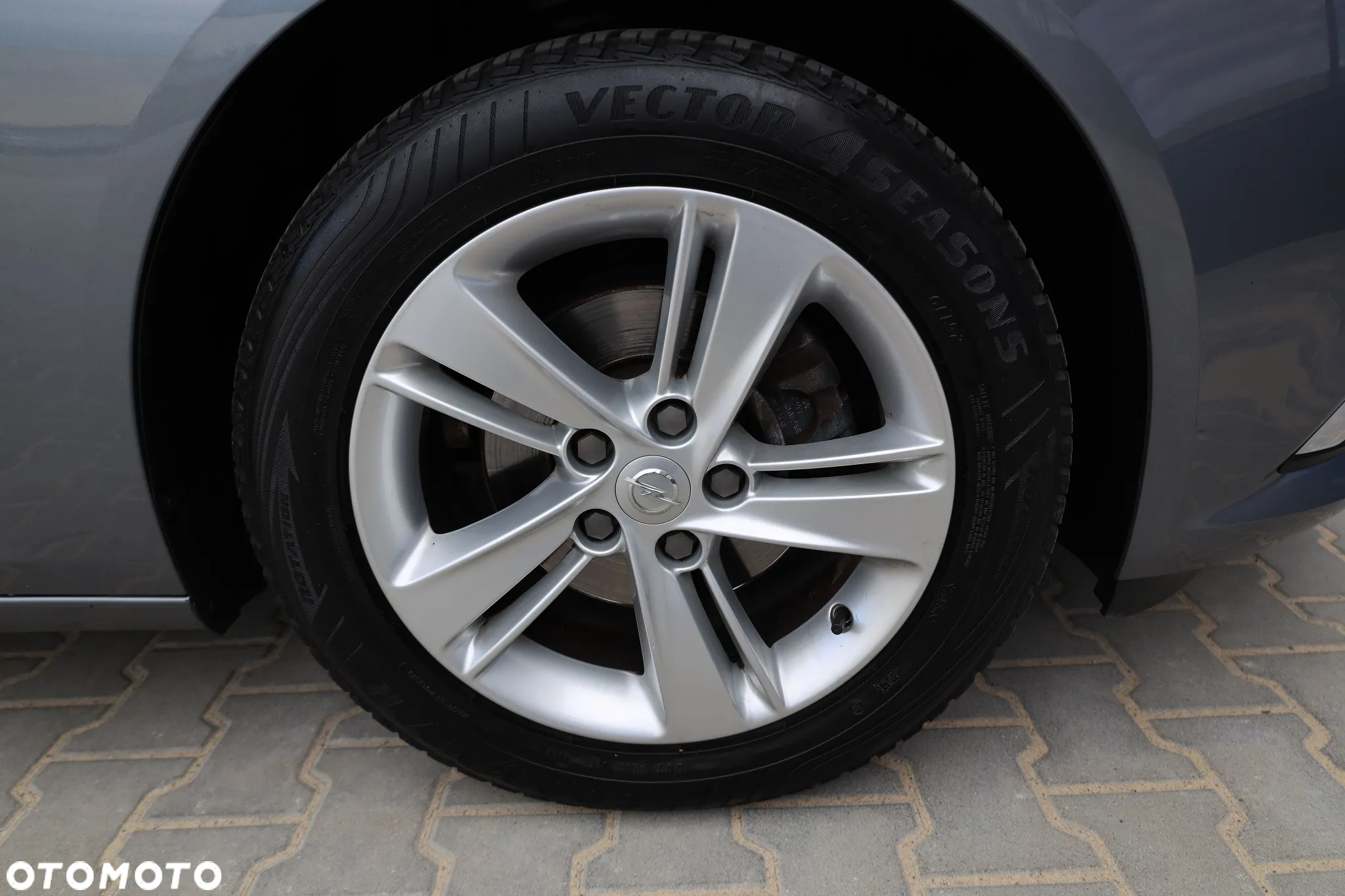Opel Insignia 1.5 T Elite S&S - 34