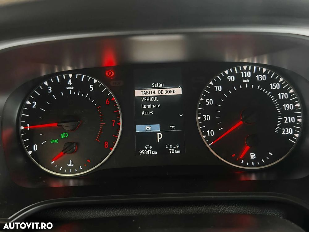 Renault Megane TCE 140 EDC Techno - 25