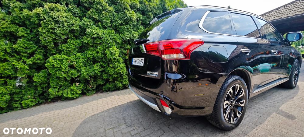 Mitsubishi Outlander Instyle NAVI + - 28