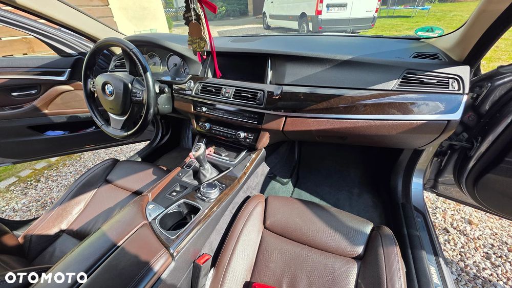 BMW Seria 5 520d Luxury Line - 10