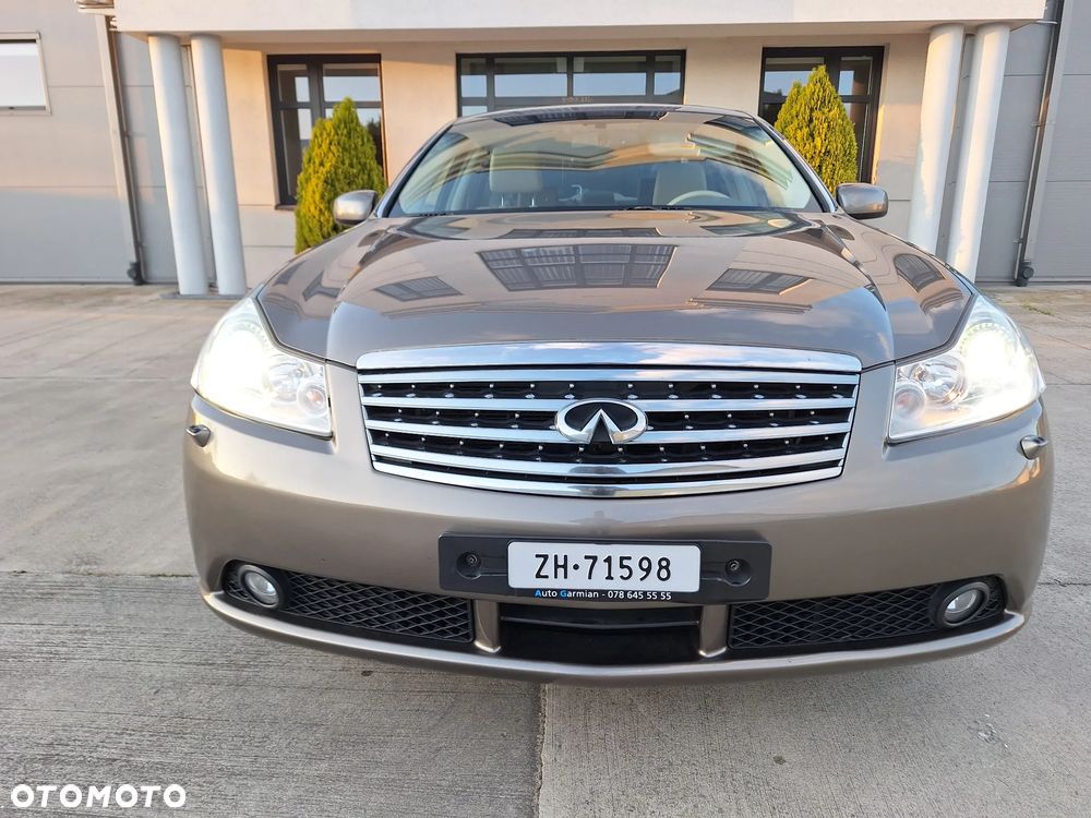 Infiniti M - 33
