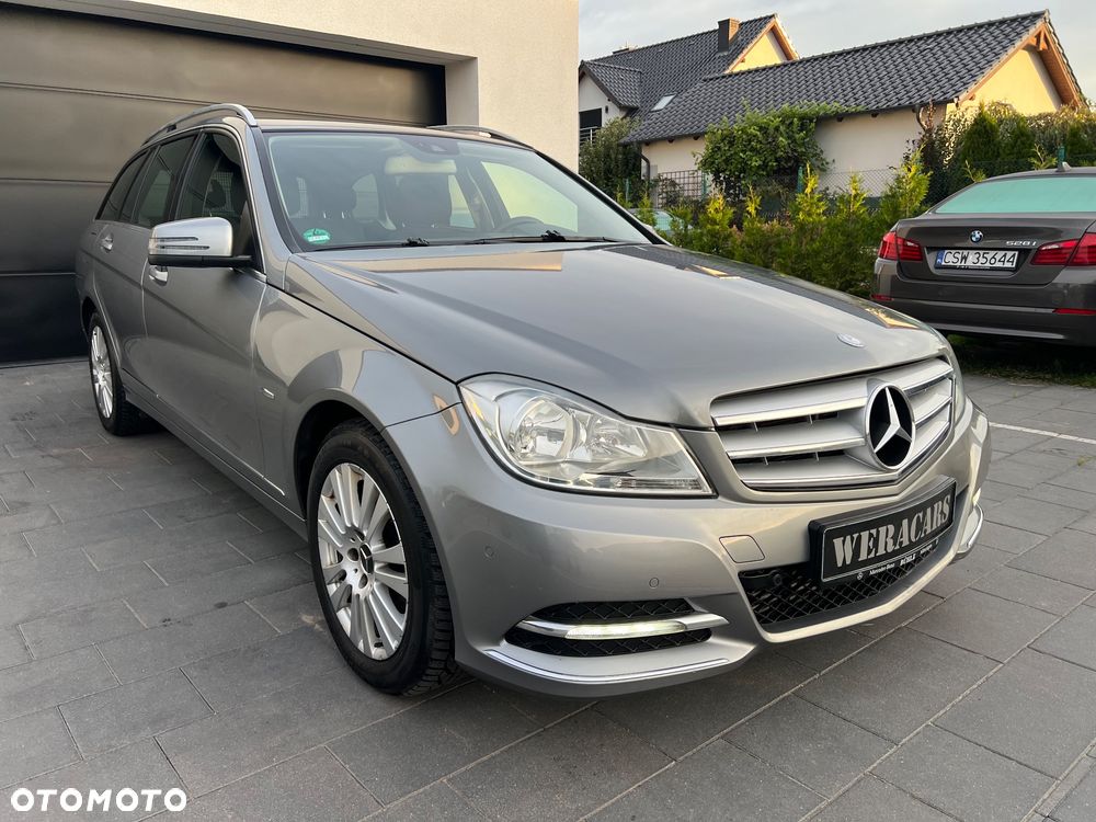 Mercedes-Benz Klasa C 220 CDI DPF Automatik BlueEFFICIENCY Elegance - 4