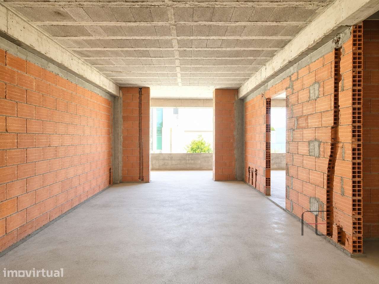 Apartamento T1 com Varanda, condomínio fechado, Arcozelo - Grande imagem: 2/9