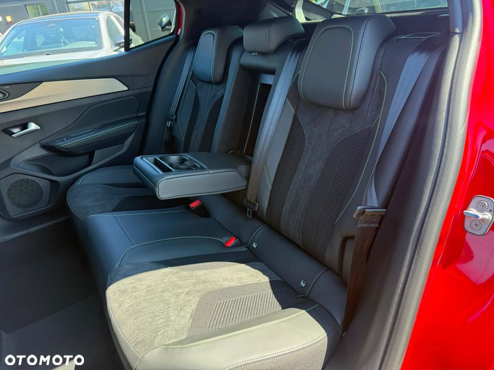 Peugeot 408 - 30