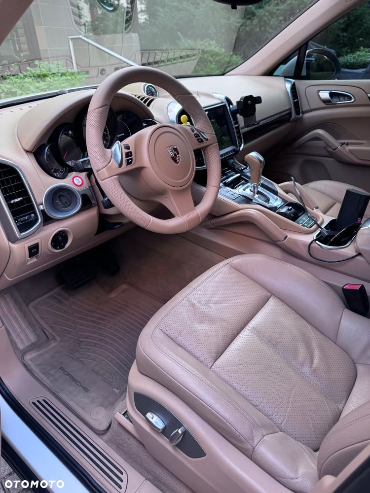 Porsche Cayenne - 2