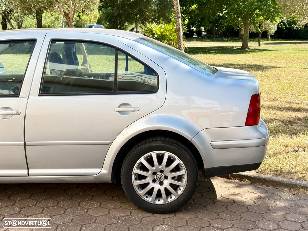 VW Bora 1.9 TDi Highline - 2
