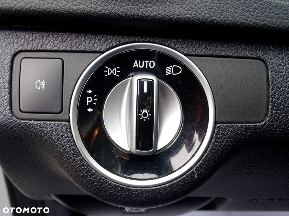 Mercedes-Benz Klasa C 250 (BlueEFFICIENCY) 7G-TRONIC - 9