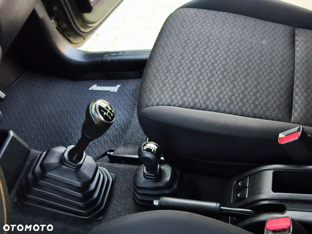 Suzuki Jimny 1.5 Premium - 20