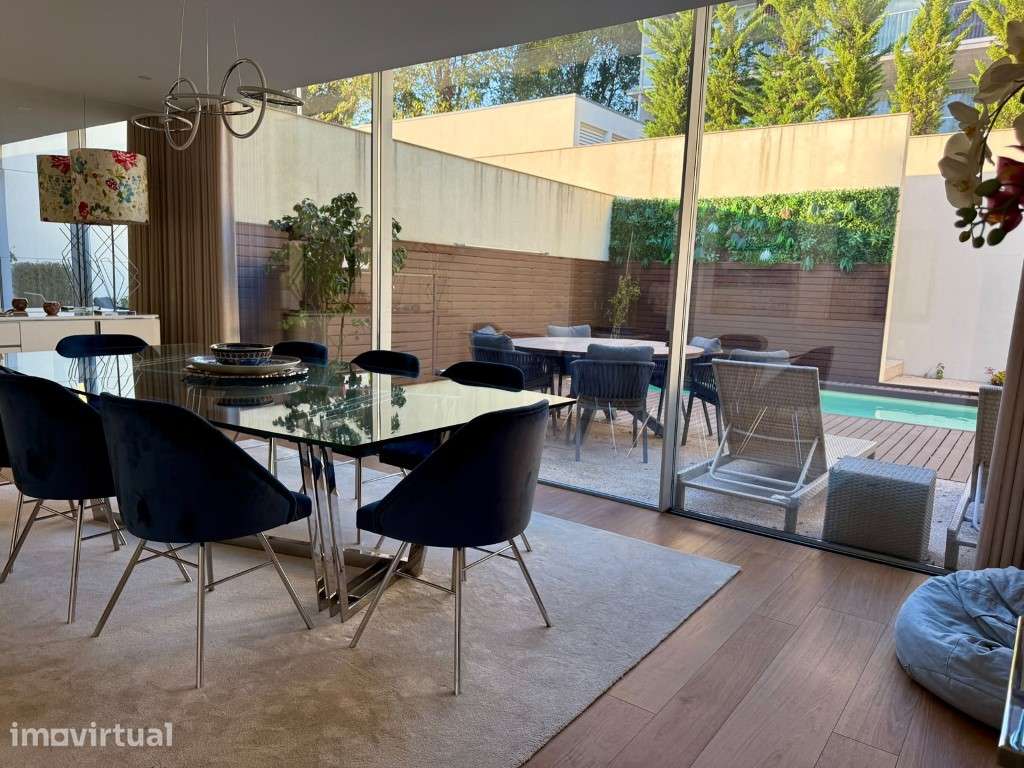 Moradia V4 com piscina e 4 suites na Av. da Boavista - Porto - Grande imagem: 2/33