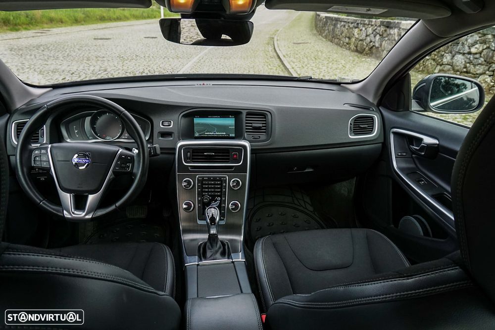 Volvo S60 2.0 D4 Momentum Geartronic - 28