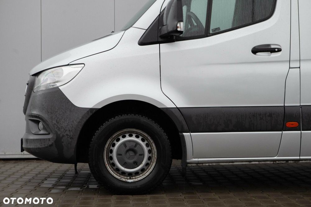 Mercedes-Benz Sprinter - 13