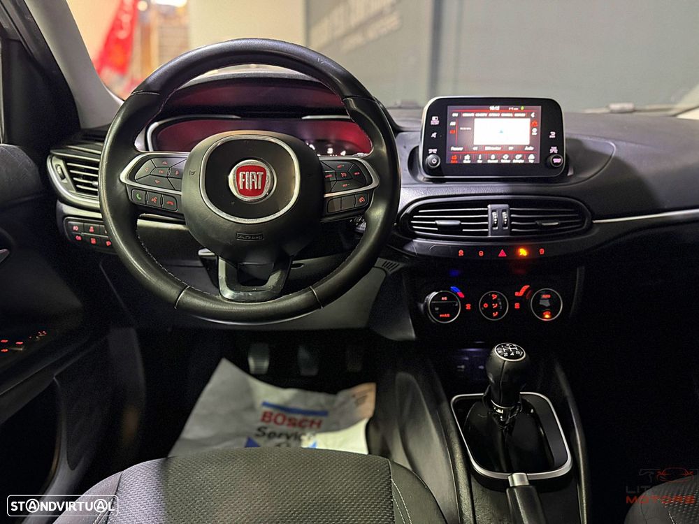Fiat Tipo 1.3 M-Jet Lounge Tech J17 - 19
