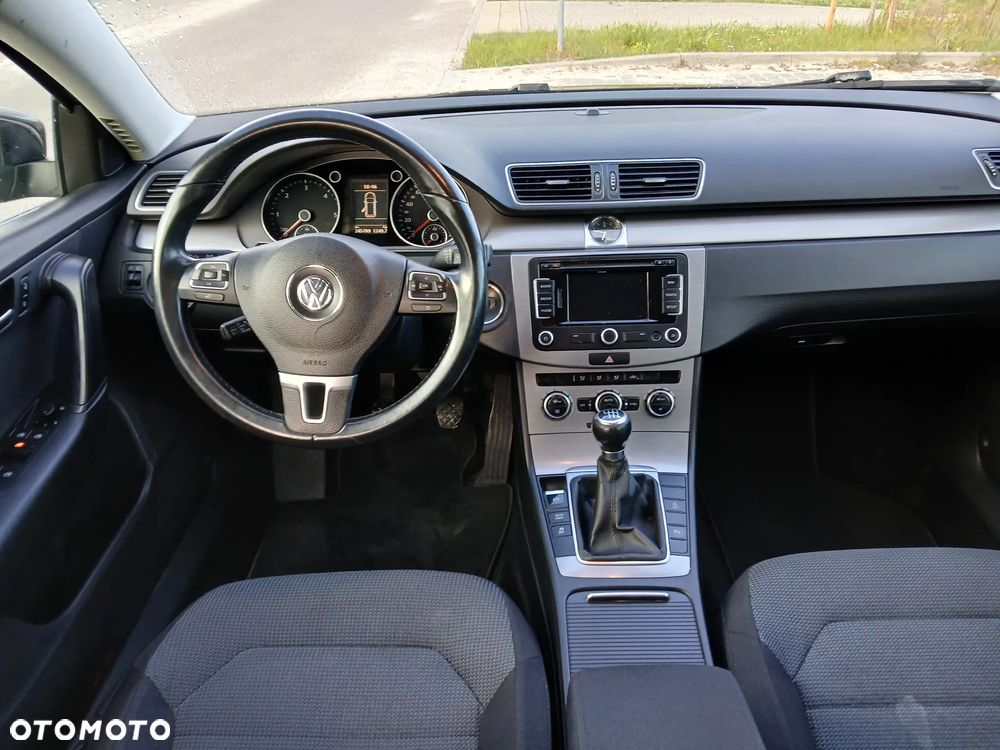 Volkswagen Passat 1.6 TDI Comfortline - 7