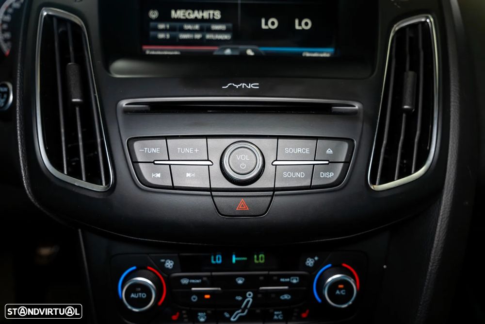 Ford Focus 2.0 EcoBoost ST c/ Pack Pele Desportiva - 39