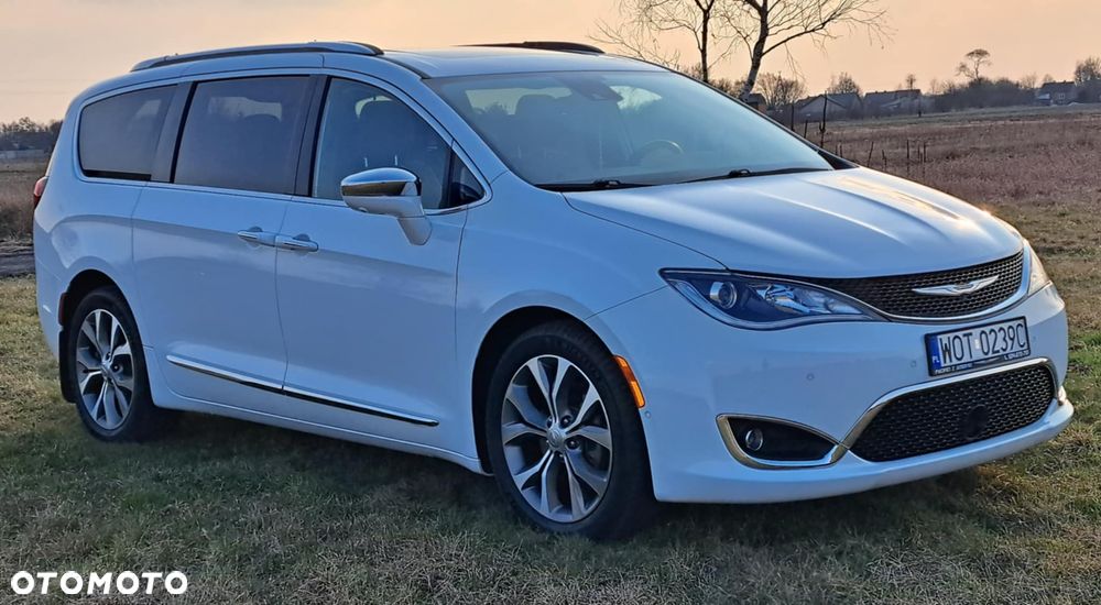 Chrysler Pacifica - 28