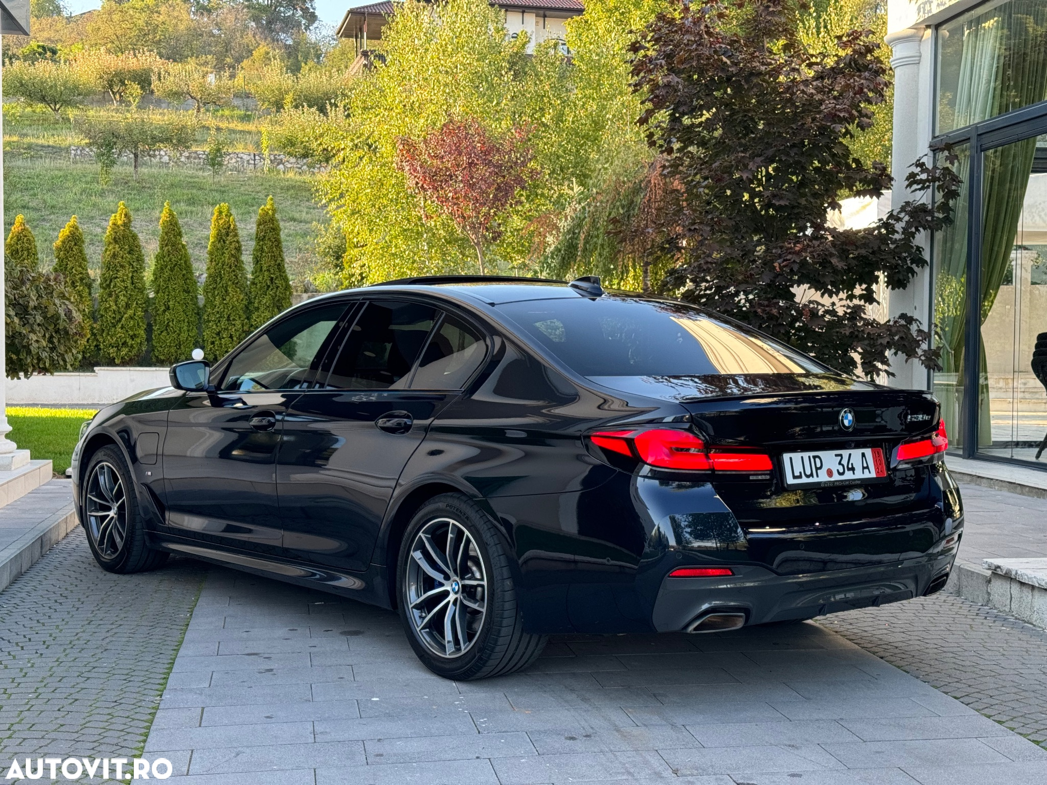 BMW Seria 5 530e Aut. - 9
