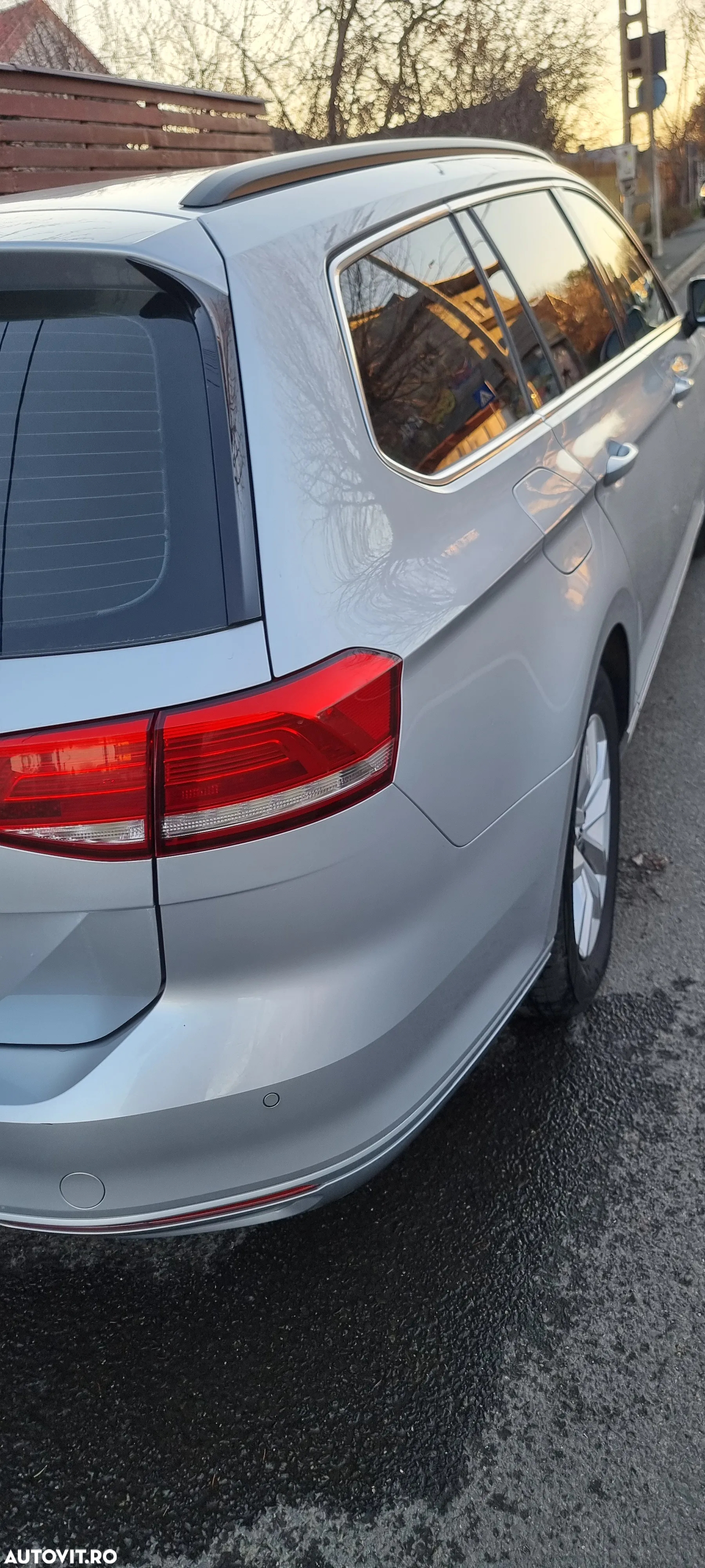 Volkswagen Passat Variant 2.0 TDI DSG (BlueMotion Technology) Comfortline - 3