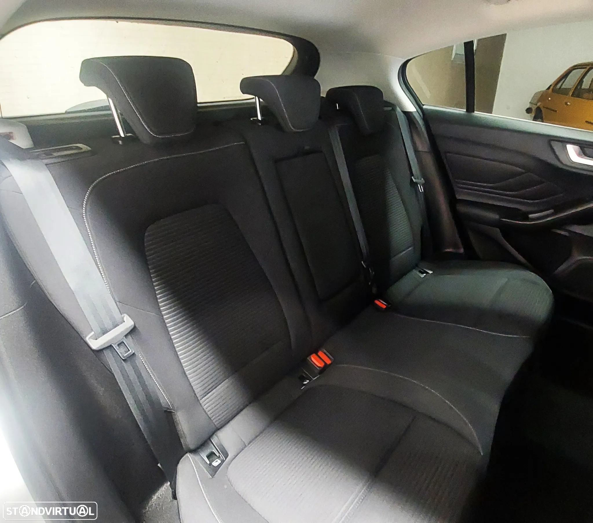 Ford Focus 1.5 TDCi EcoBlue Titanium - 11