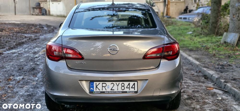 Opel Astra 1.6 Enjoy - 11