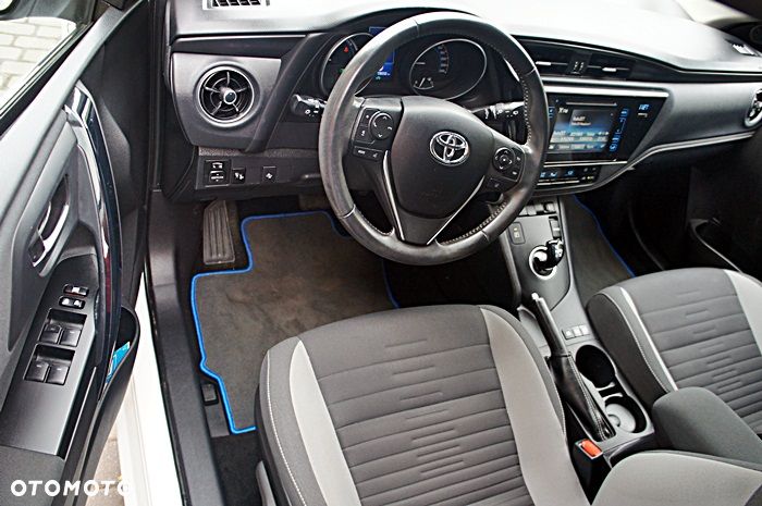 Toyota Auris 1.8 HSD Luna - 17