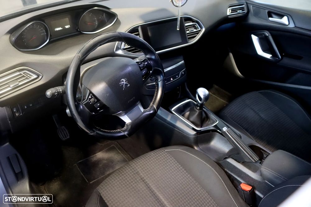 Peugeot 308 1.6 BlueHDi Style - 4