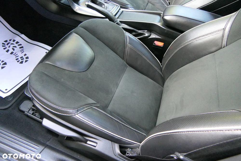 Volvo V40 D3 Geartronic RDesign - 21