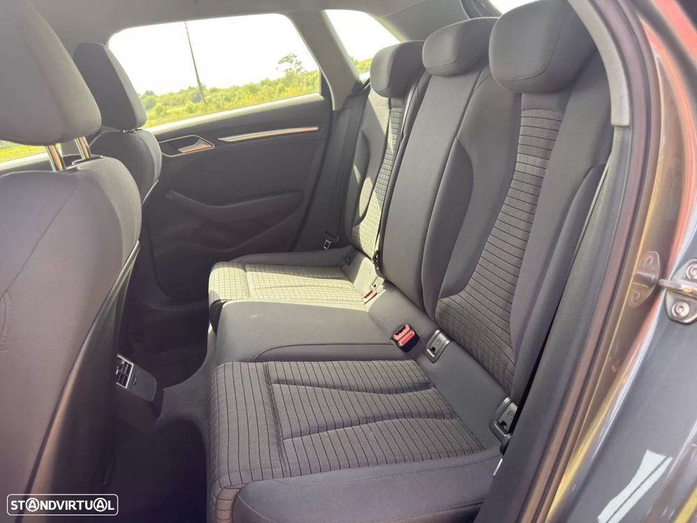 Audi A3 Sportback 1.6 TDI Sport S tronic - 13