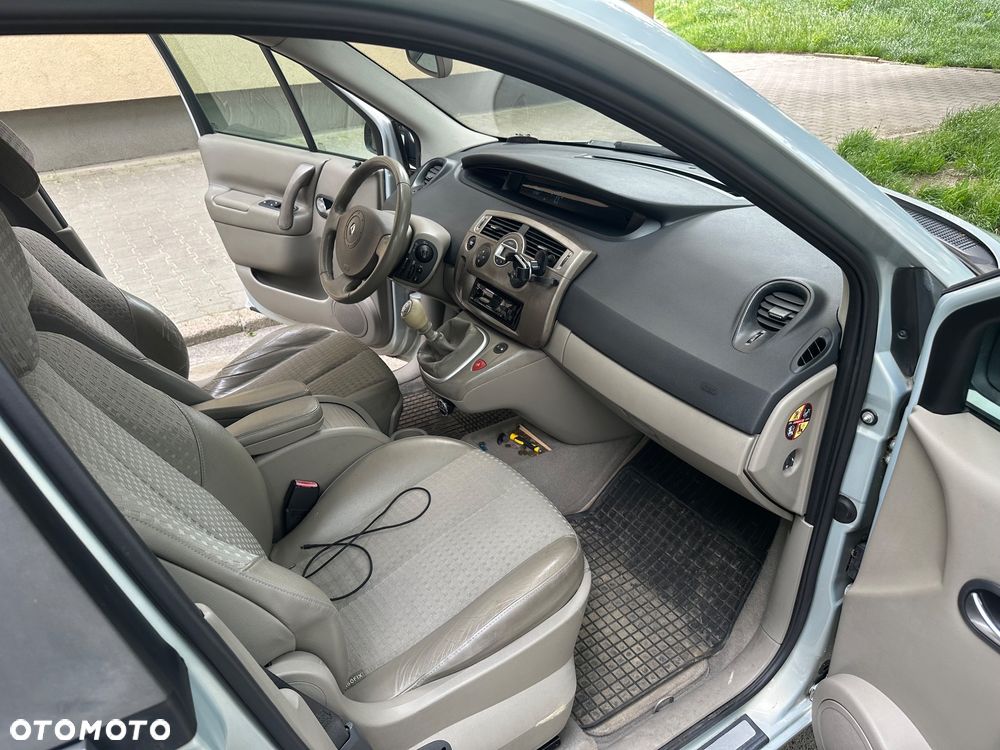 Renault Scenic 1.9 dCi Confort Expression - 11