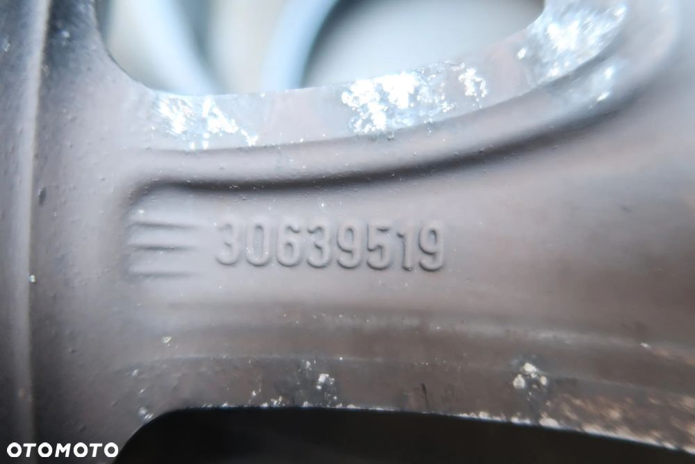 Q3 Felga Aluminiowa Volvo XC90 3639519  7x18et49 - 8
