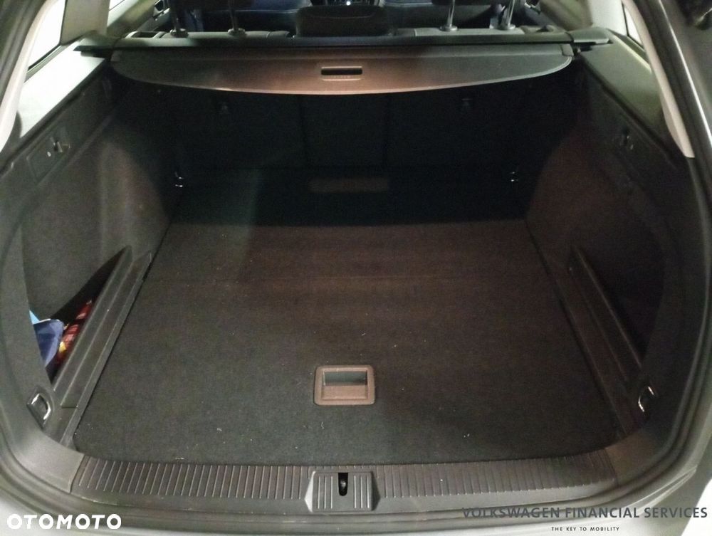 Volkswagen Passat Variant 1.5 TSI EVO Business DSG - 9