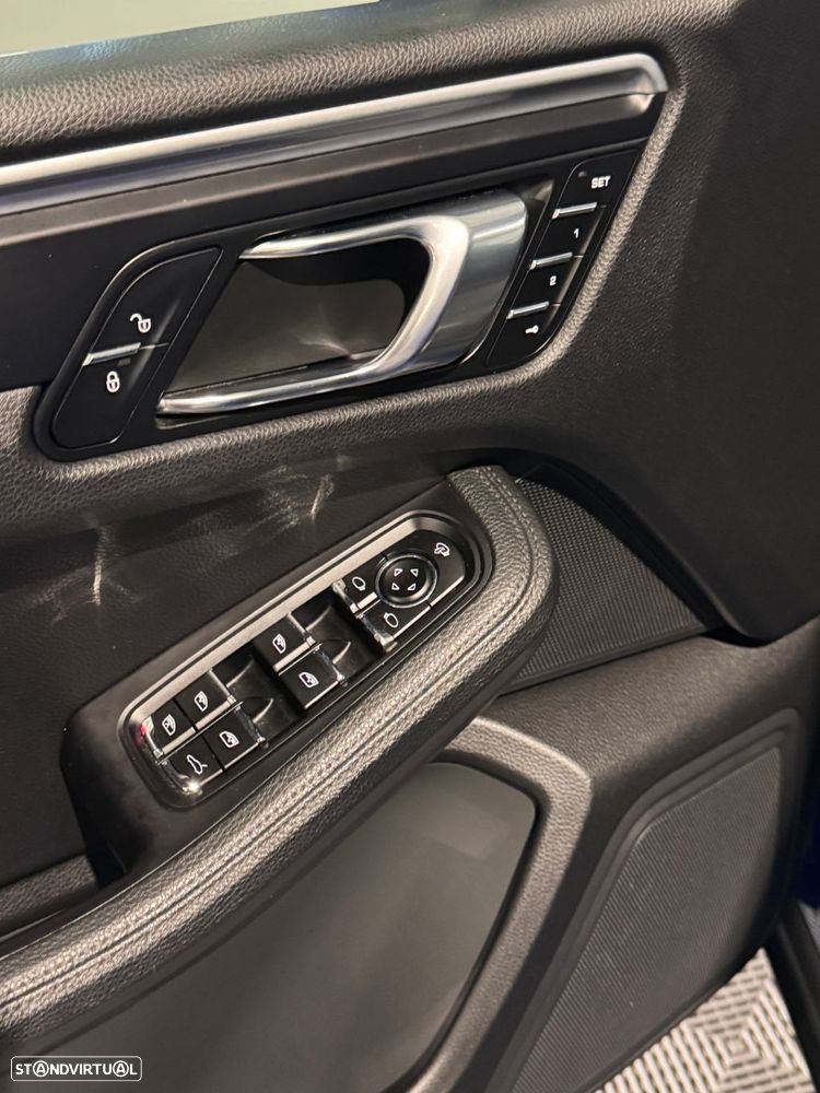 Porsche Macan - 53