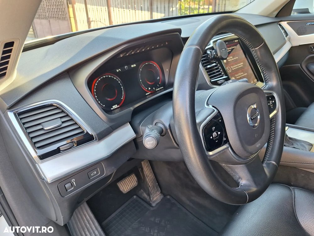 Volvo XC 90 D5 AWD Momentum - 2