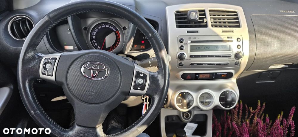 Toyota Urban Cruiser 1.33 Sol EU5 - 11