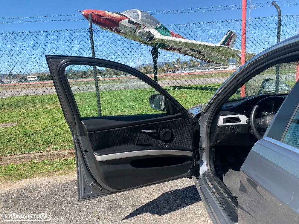 BMW 318 d Pack M - 40