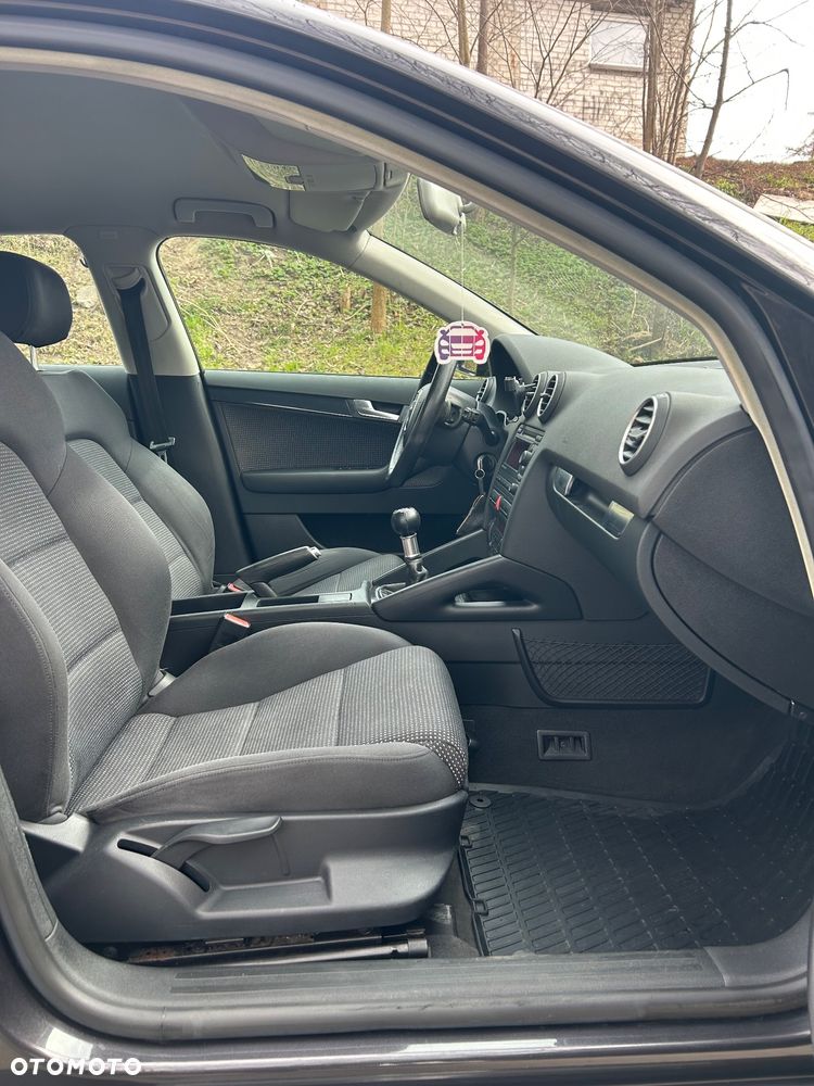 Audi A3 Sportback 1.6 Ambiente - 6