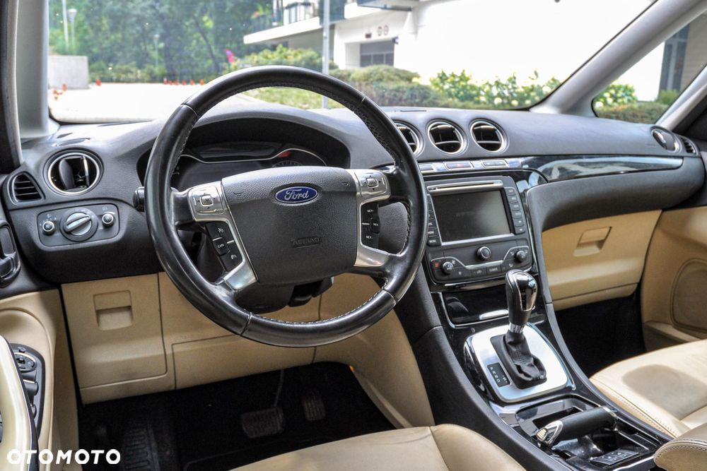 Ford Galaxy 2.0 TDCi DPF Business Edition - 9