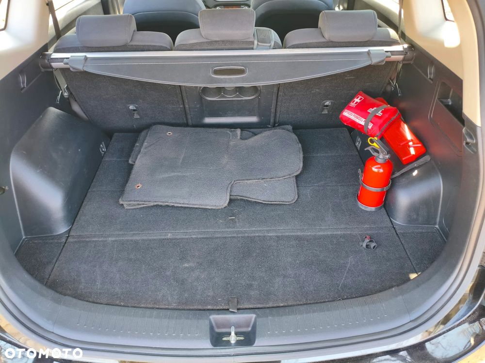 Kia Carens 1.6 GDI L - 23