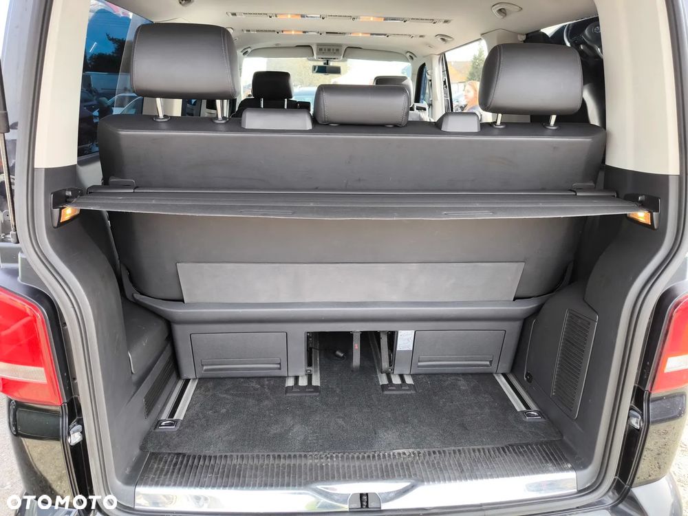 Volkswagen Multivan - 13