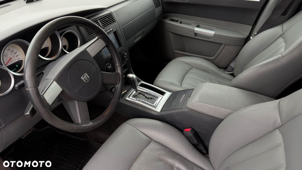 Dodge Magnum 3.5 V6 - 12