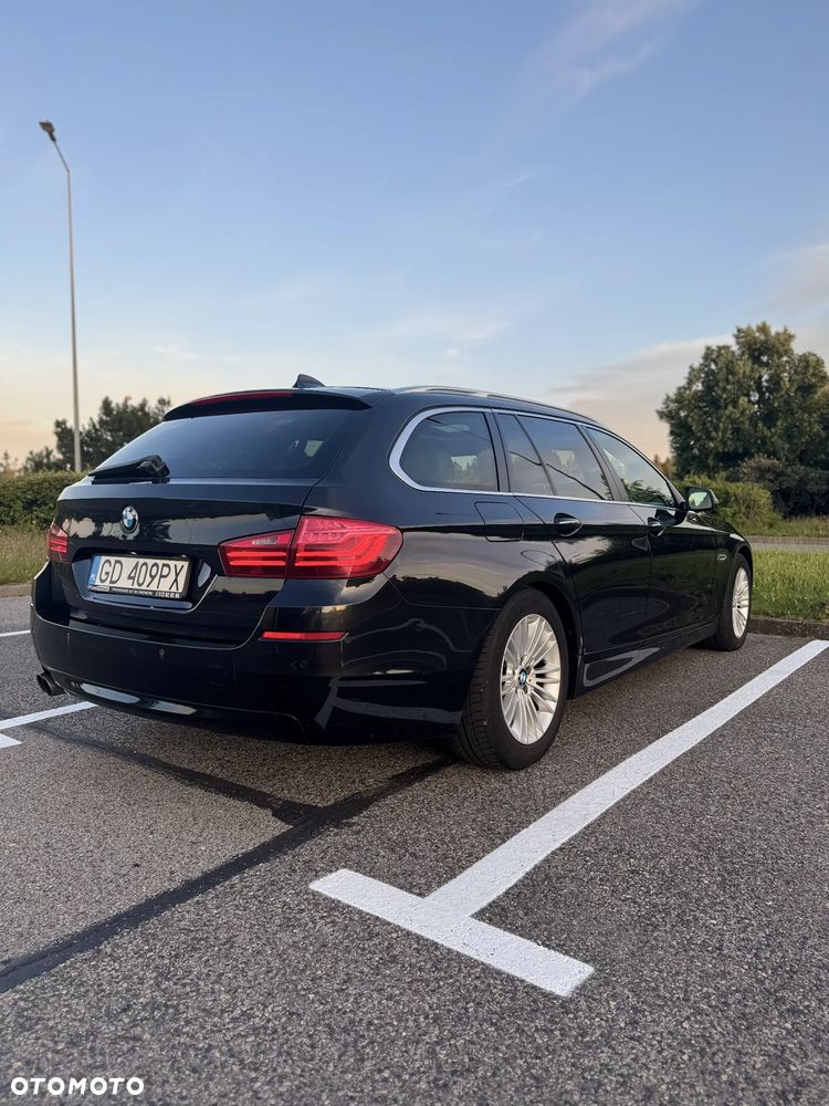 BMW Seria 5 525d Luxury Line - 6